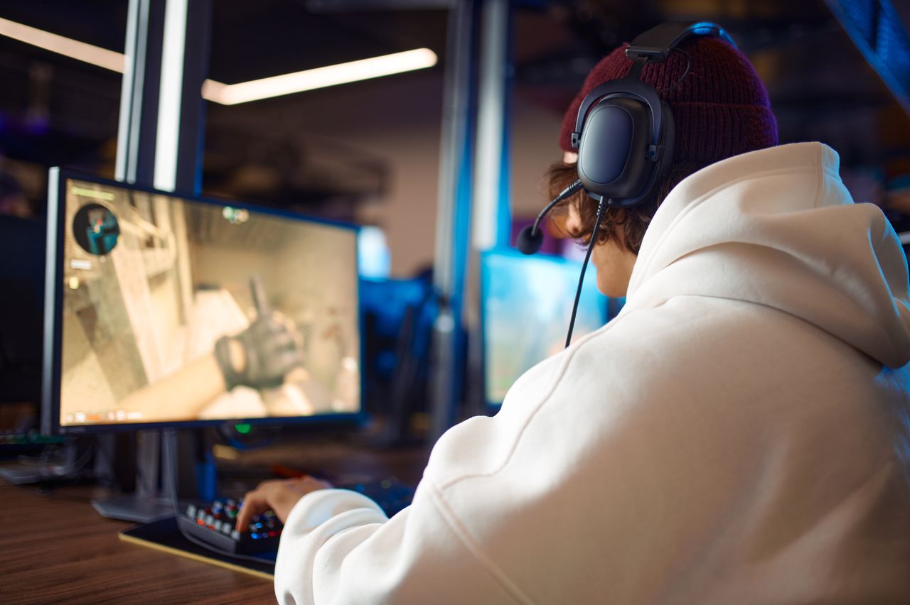 Respawn to test default cross-play for console Apex Legends players on US-West servers