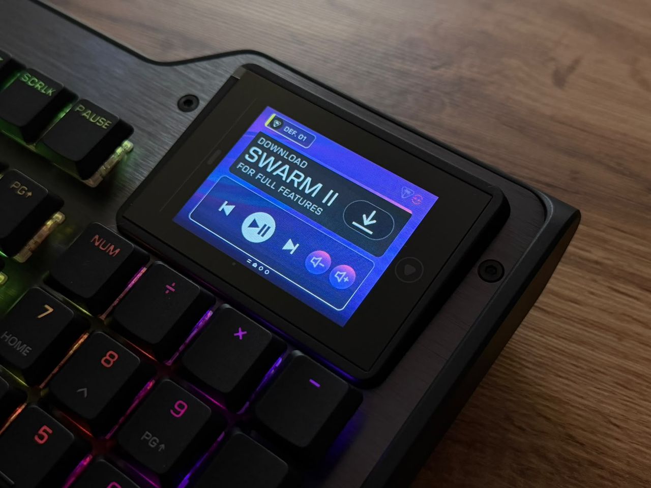 Turtle Beach KB5 - klawiatura mechaniczna z ekranem dotykowym pod lupą