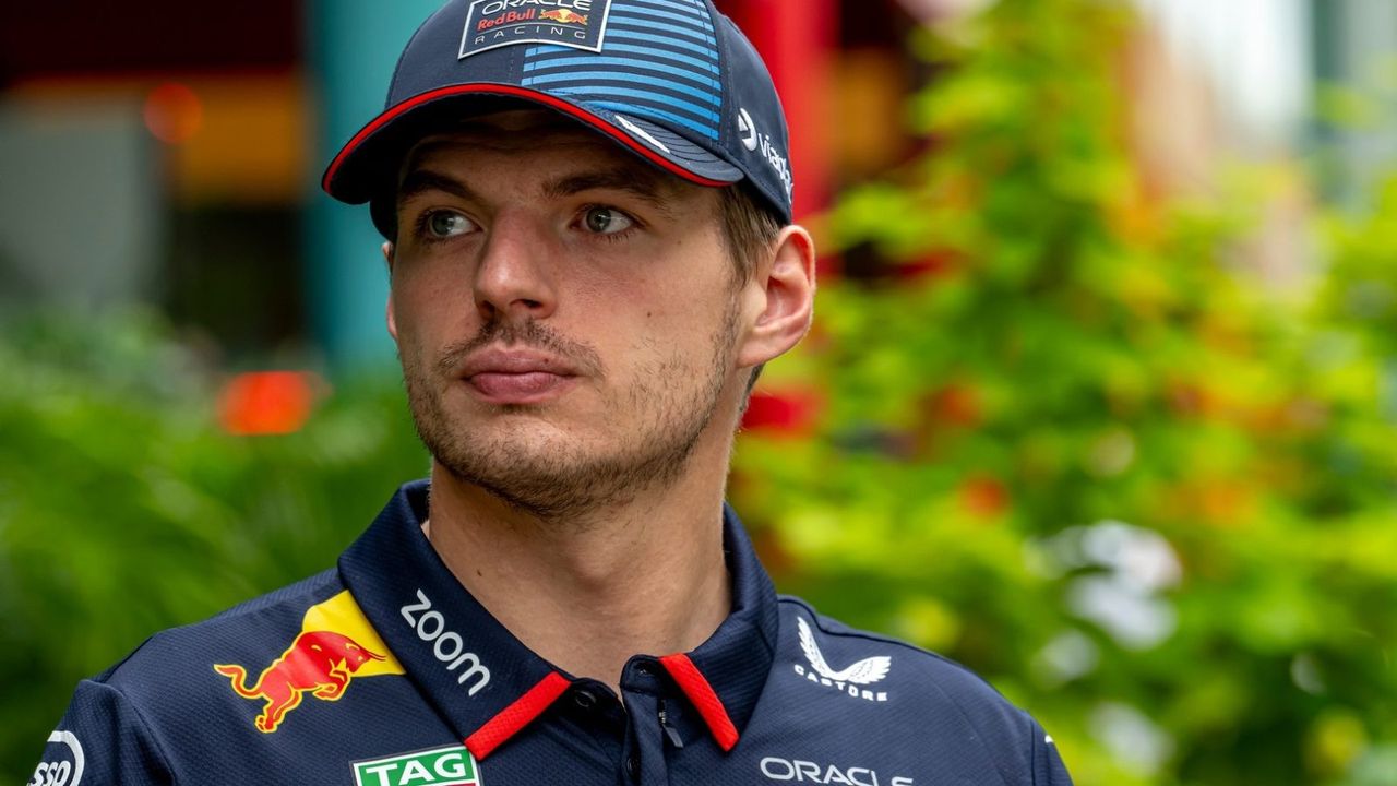 Max Verstappens tuffa säsong fortsätter med dramatisk krasch på hemmabanan